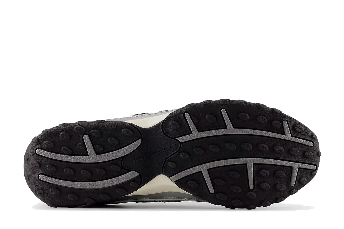 New Balance 204L Silver Metallic Black