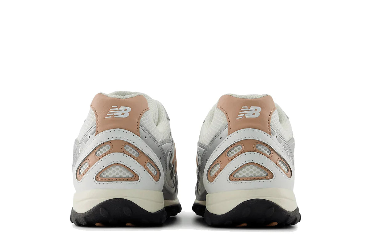 New Balance 204L Silver Metallic Flat Taupe